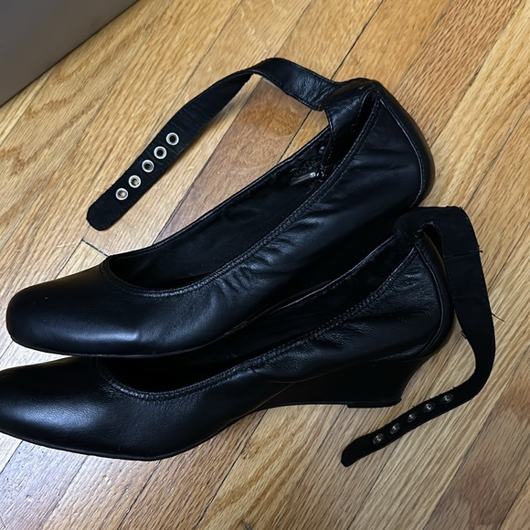 Black wedge leather shoes with ankle strap - Picture 4 of 6